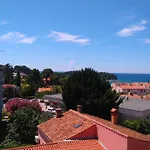 Nadia Seaview *