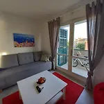 Nadia Seaview Apartman