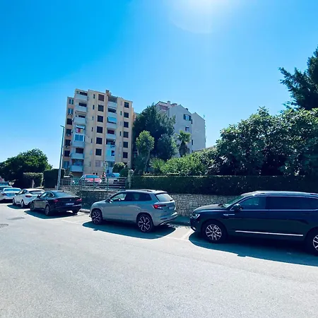 Nadia Seaview Apartment *