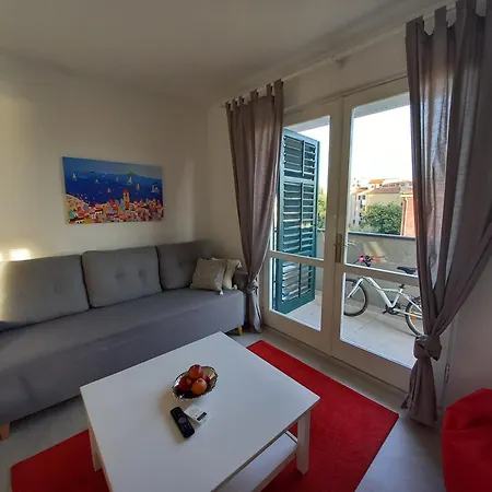 Nadia Seaview Apartment